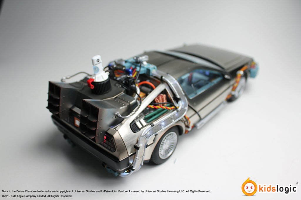 Figurine DeLorean, diorama lumineux ver. Machine Floating - Retour vers le  Futur II - Kids Logic